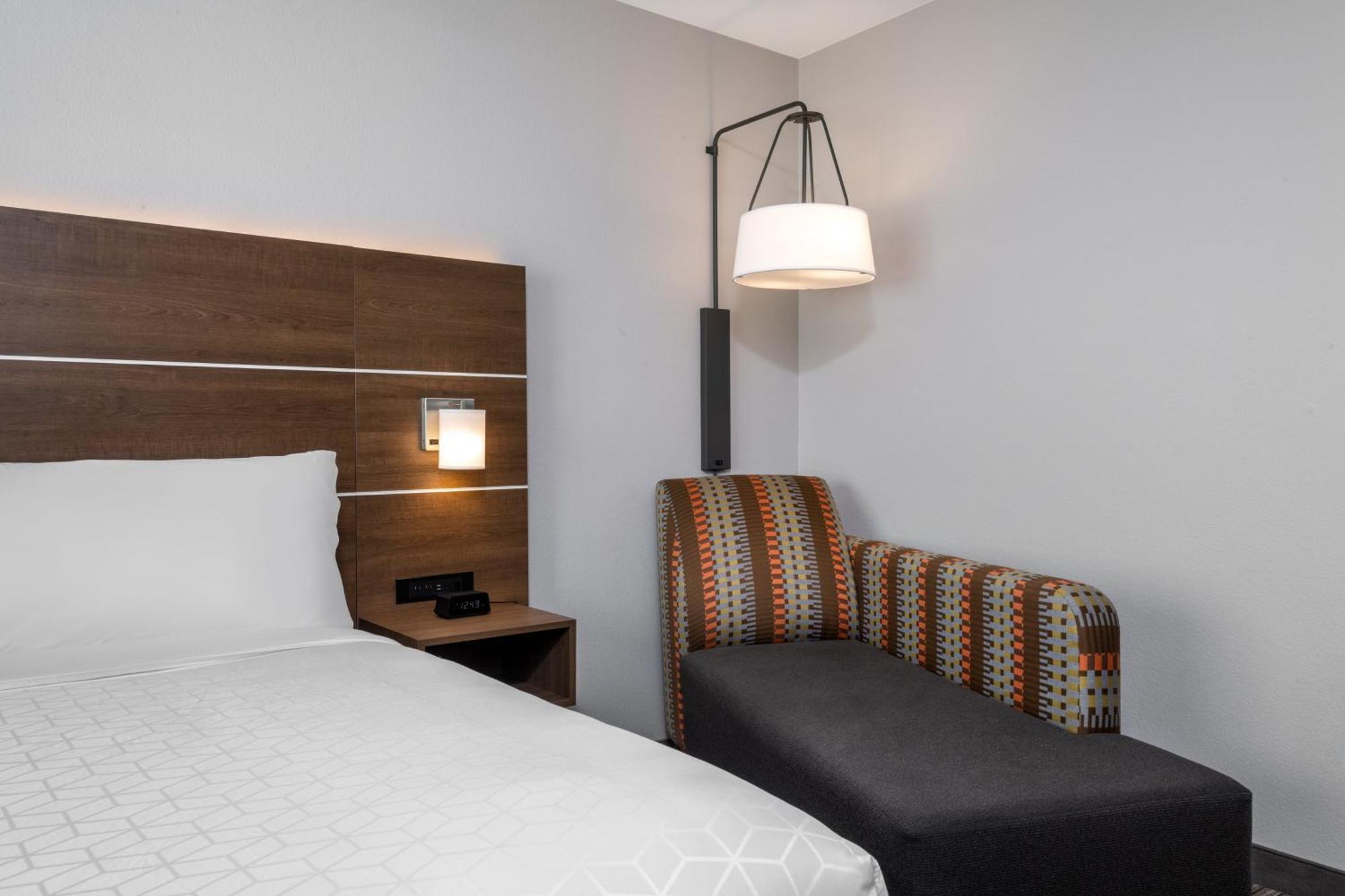 Holiday Inn Express & Suites - Colorado Springs South I-25 By Ihg Exterior foto